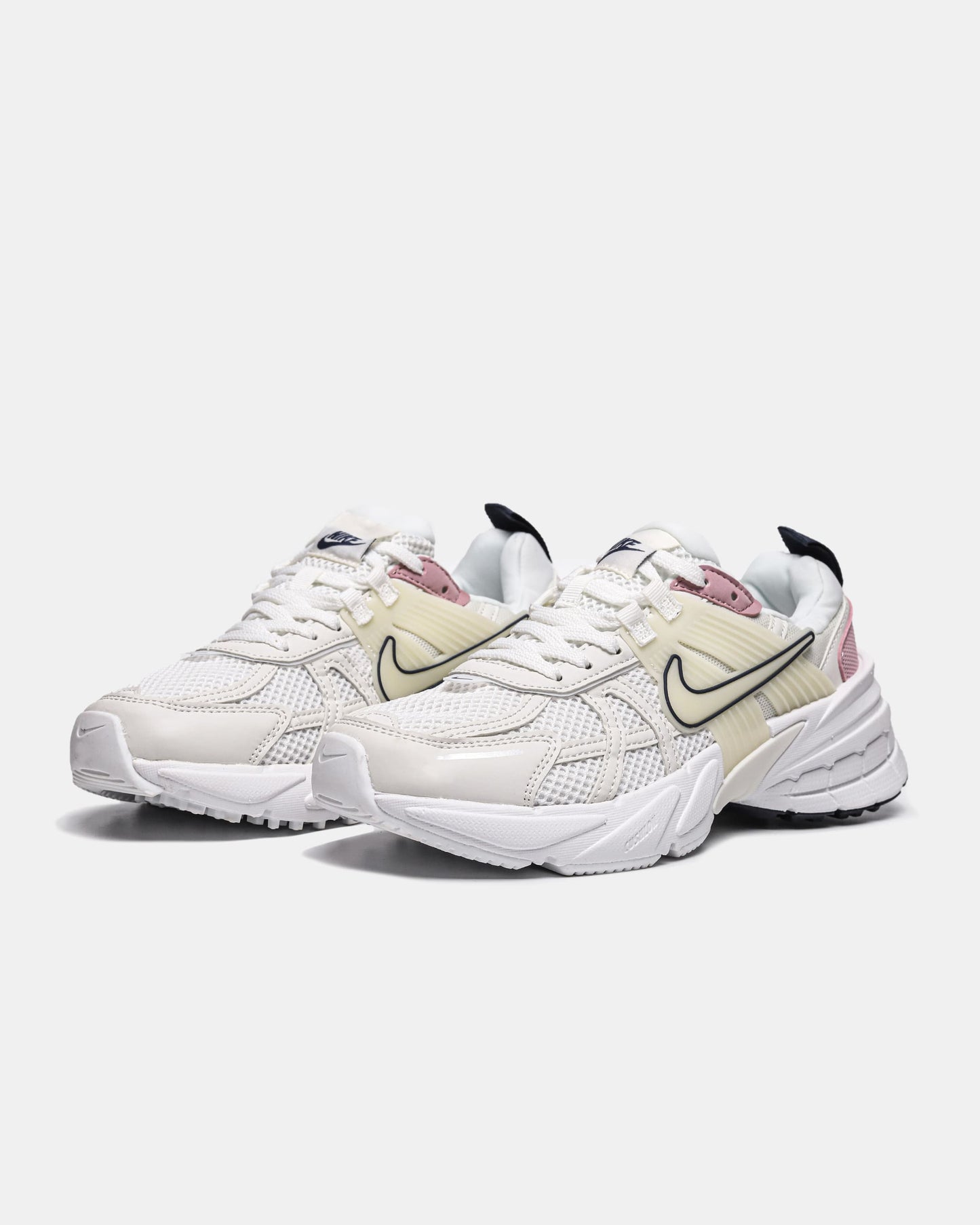 Nike Runtekk White Pink