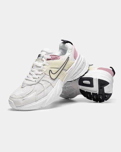 Nike Runtekk White Pink