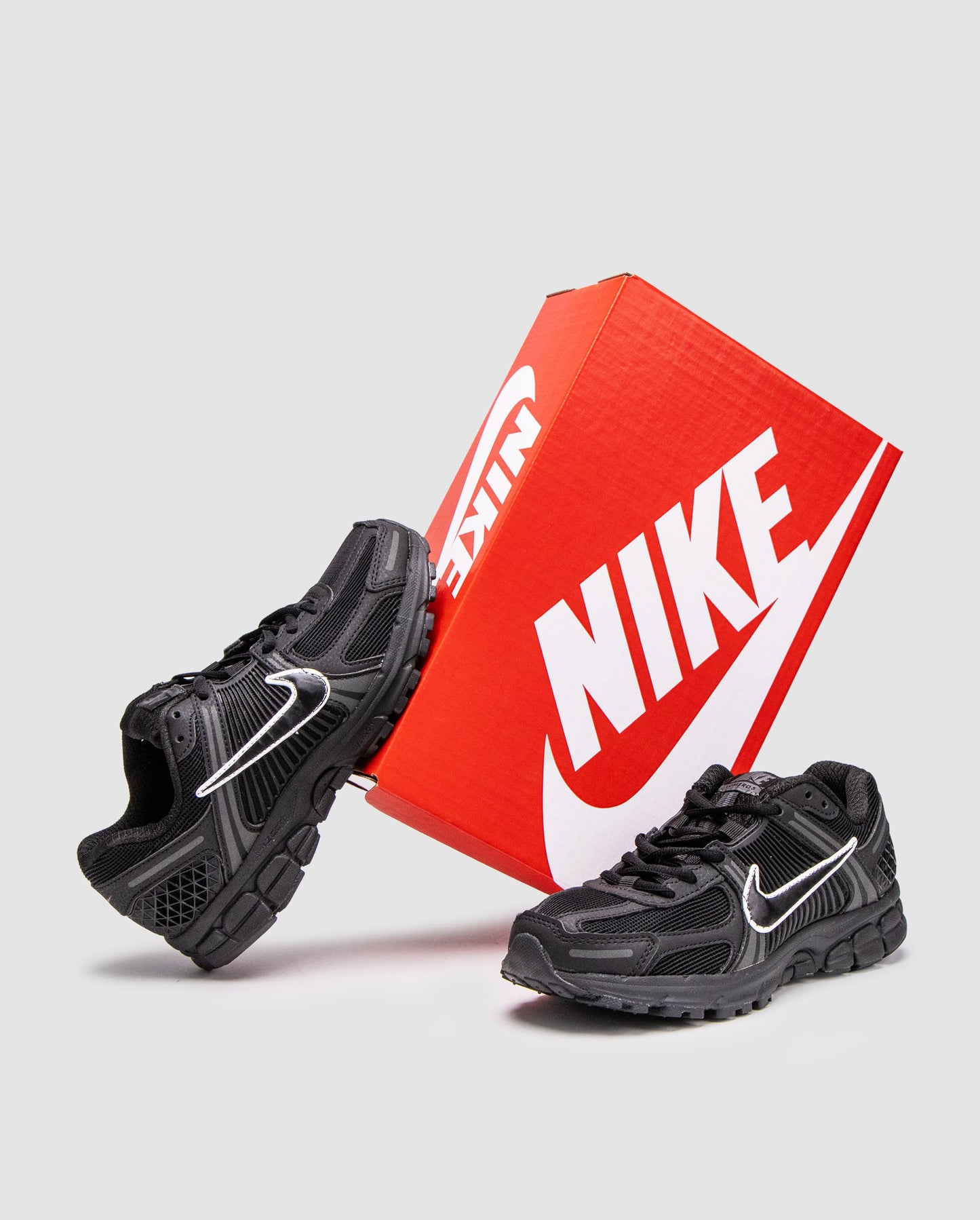 Nike Vomero 5 Black White Logo