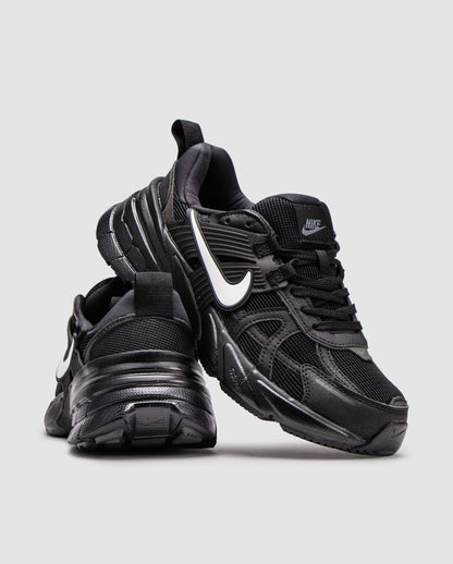 Nike V2K Runtekk Black White Logo