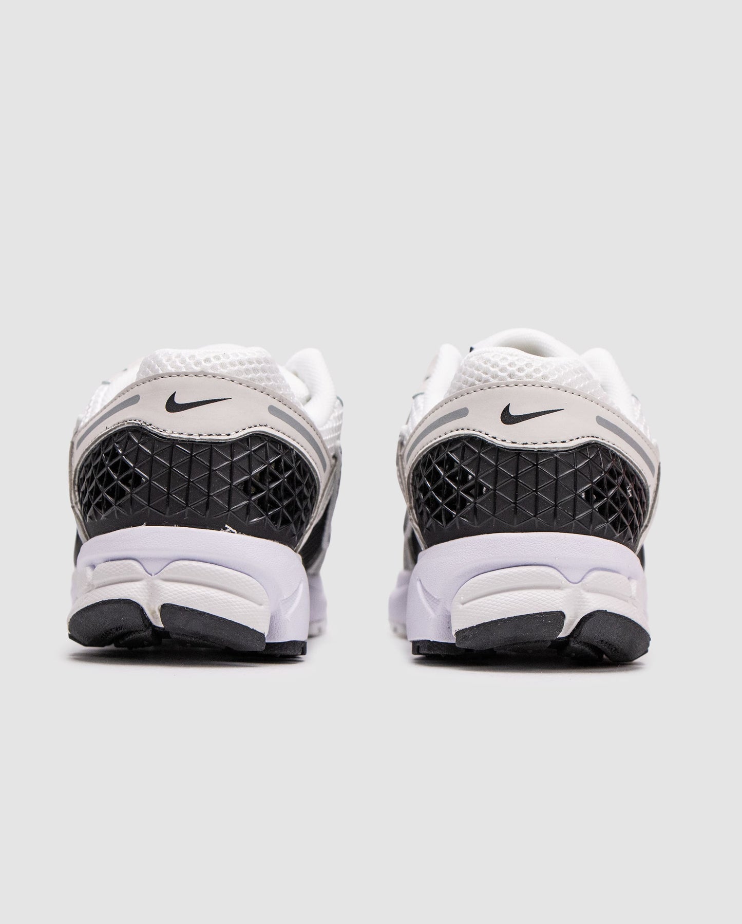 Nike Zoom Vomero 5 White Black Platinum Tint Metalic