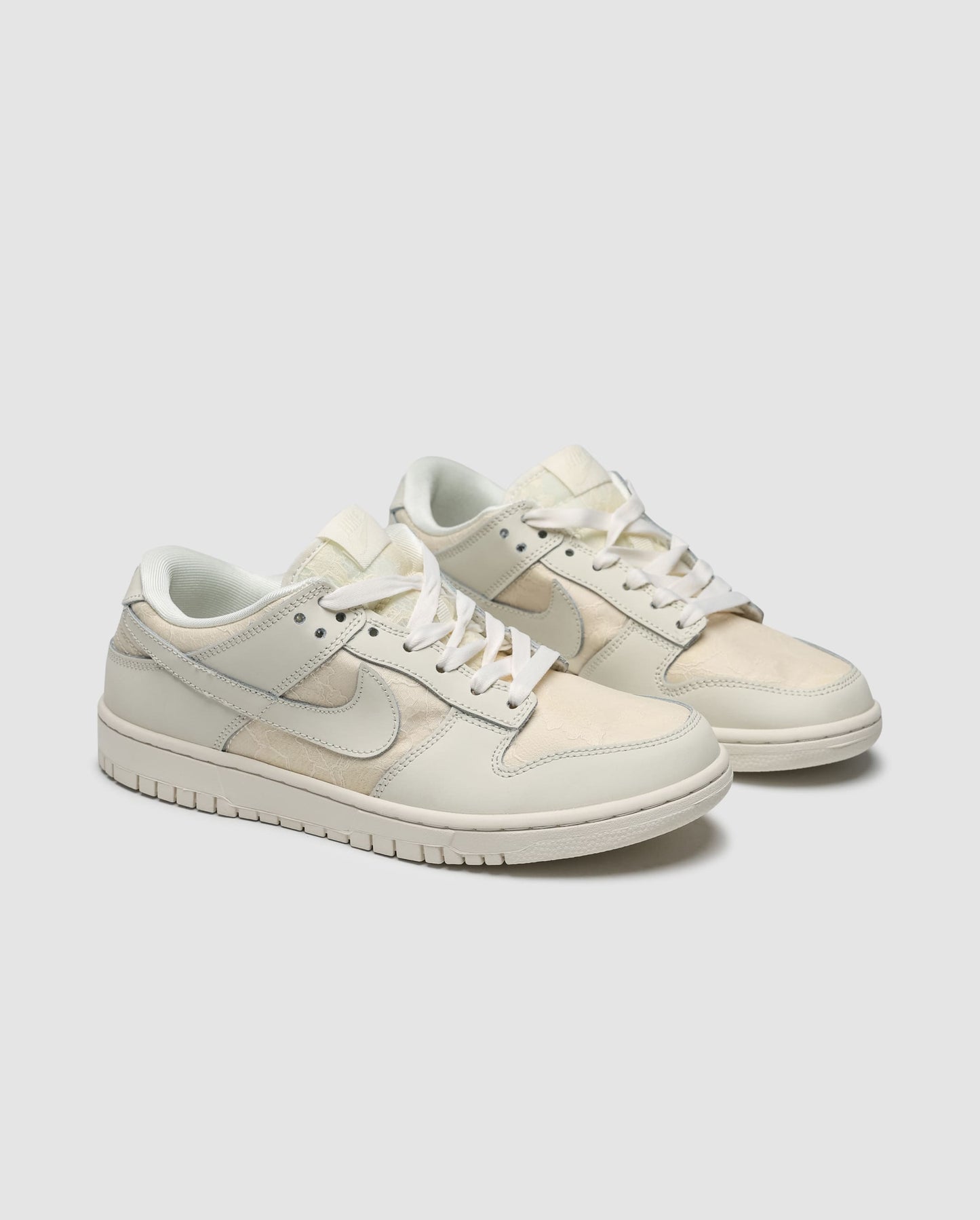 Nike SB Dunk Low Lace pack Soft Pearl