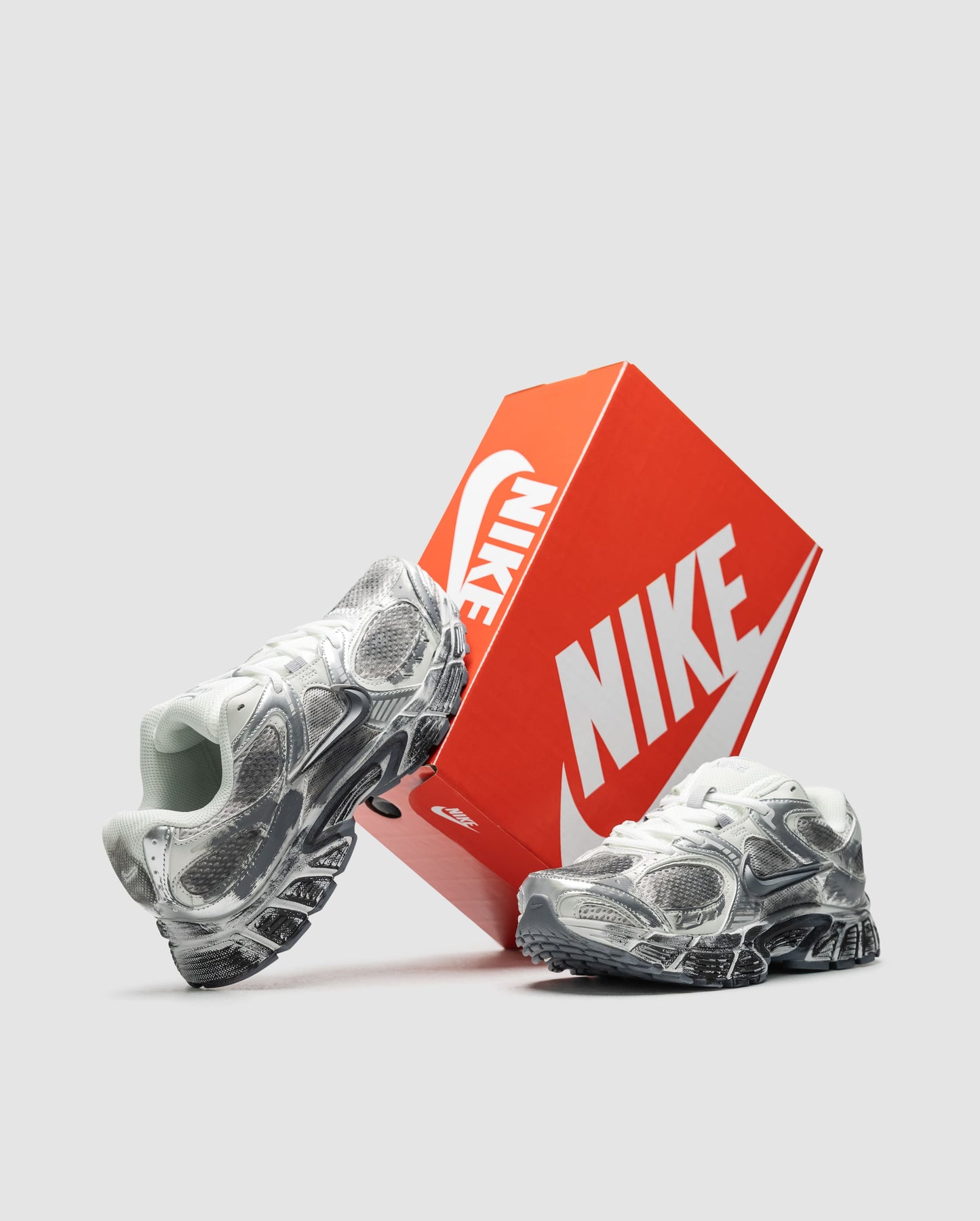 Nike Zoom Vomero V5 RNR Custom Grey