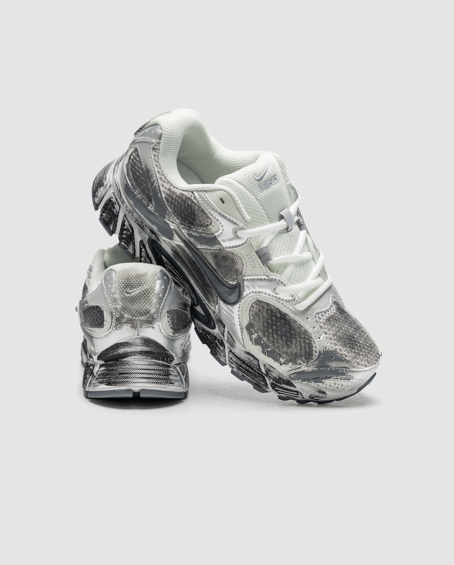 Nike Zoom Vomero V5 RNR Custom Grey