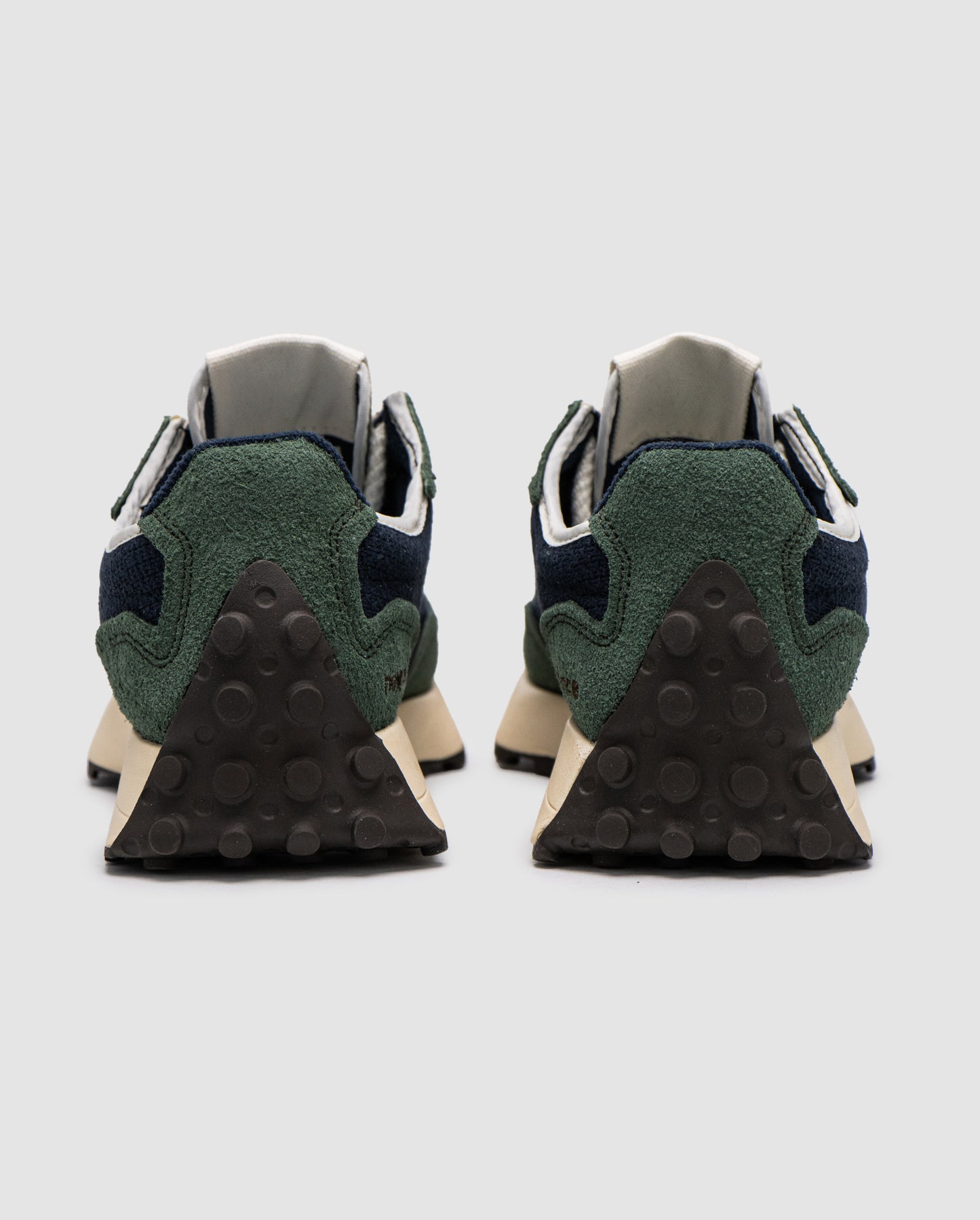 New Balance 327 Midnight Green