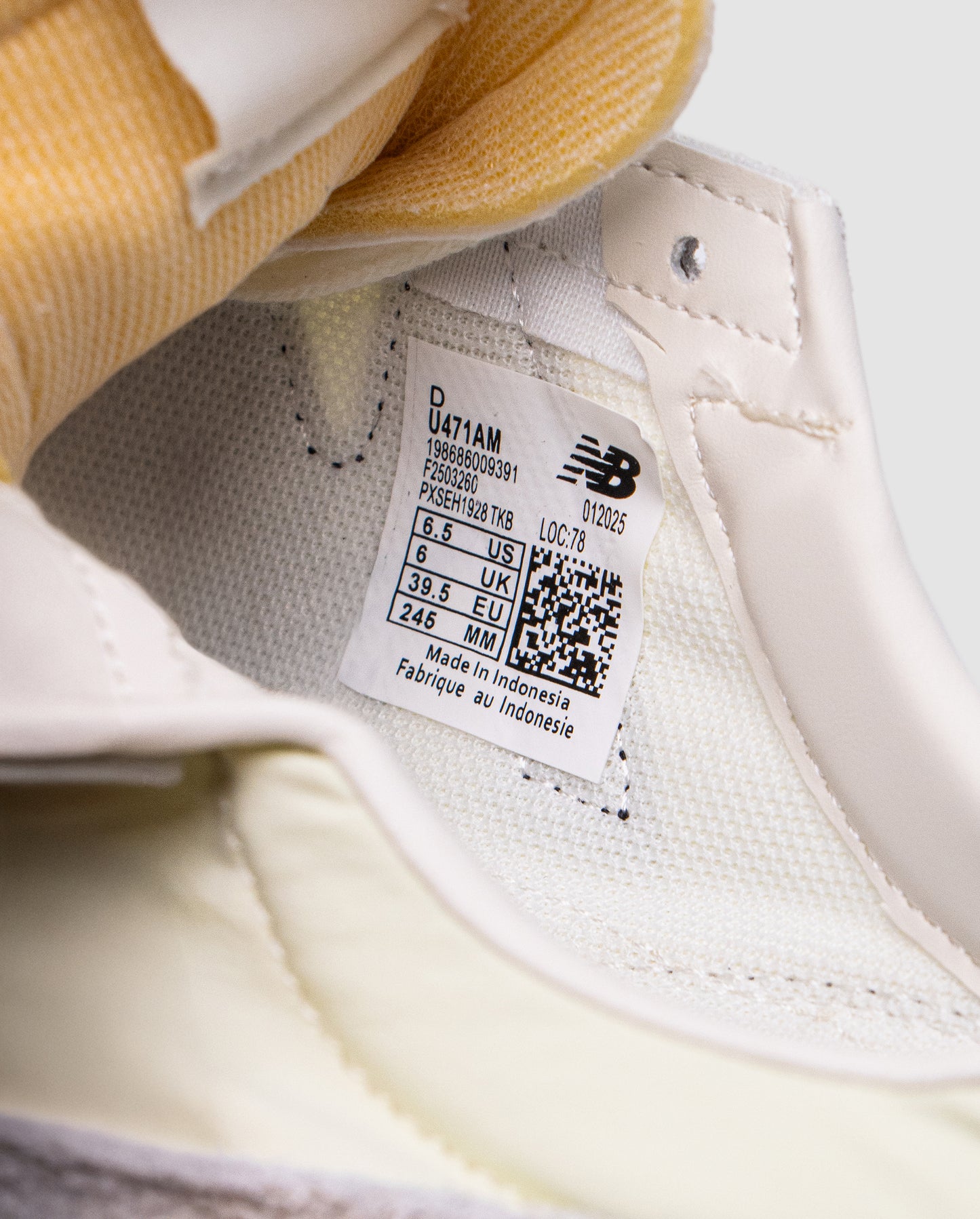 New Balance 471 Sea Salt Black