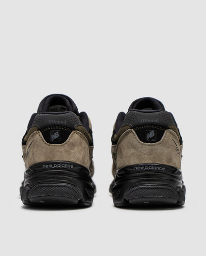 New Balance 990 v3 Olive