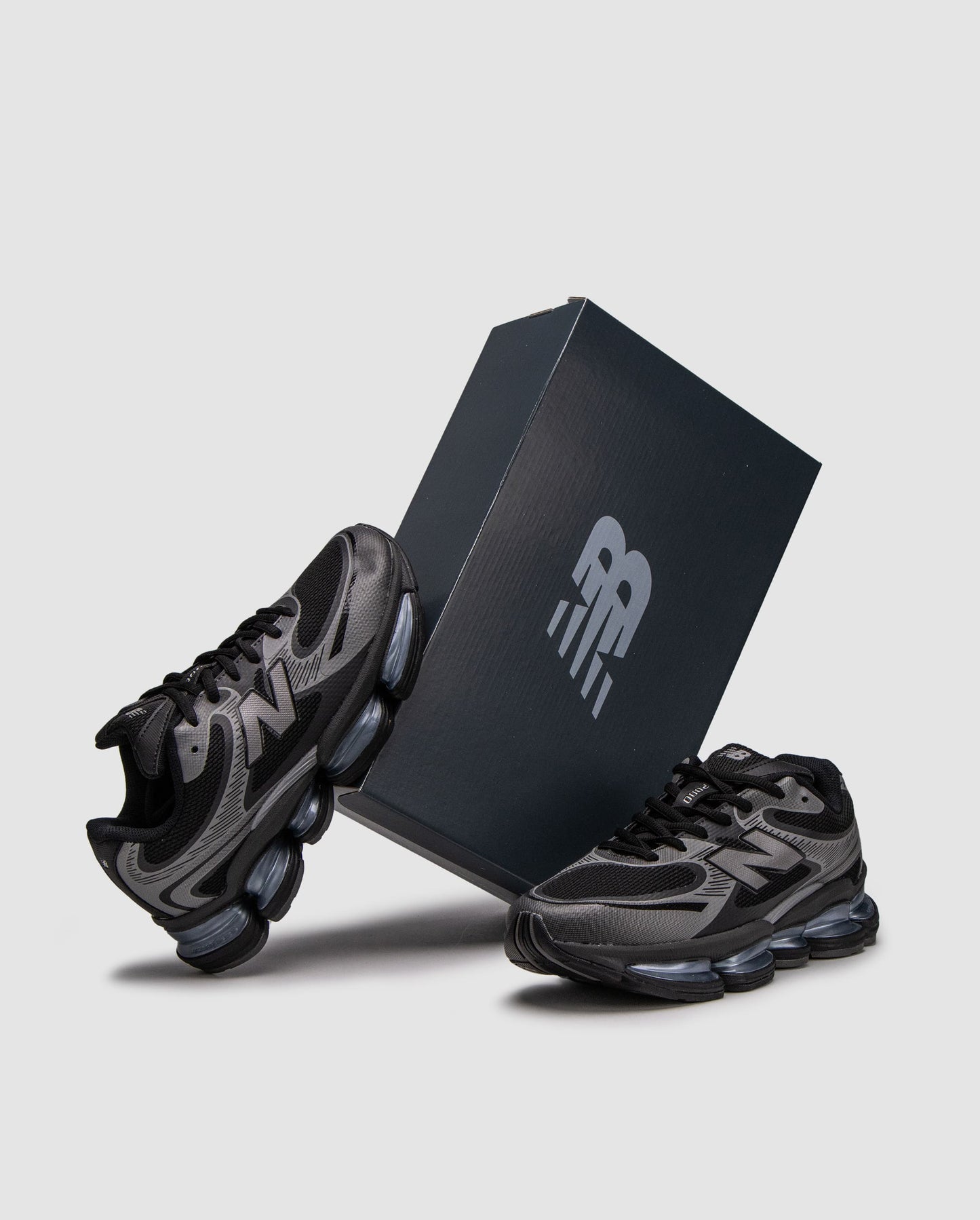 New Balance 2000 Silver Black