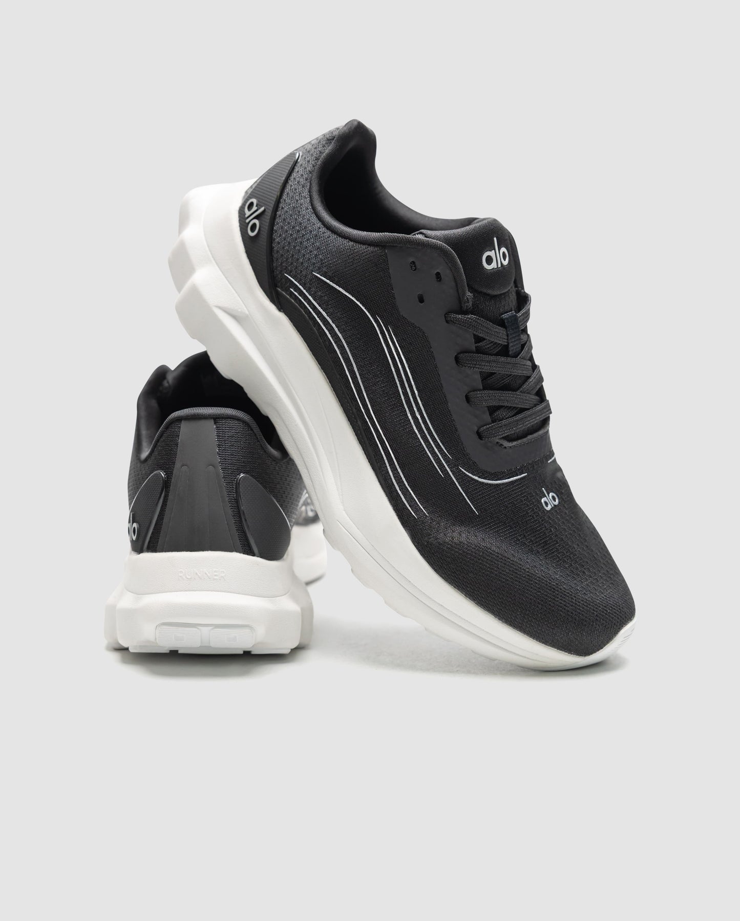 Alo Yoga Runner Black White