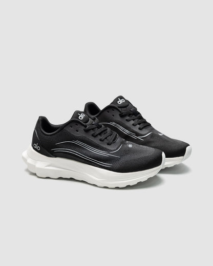 Alo Yoga Runner Black White