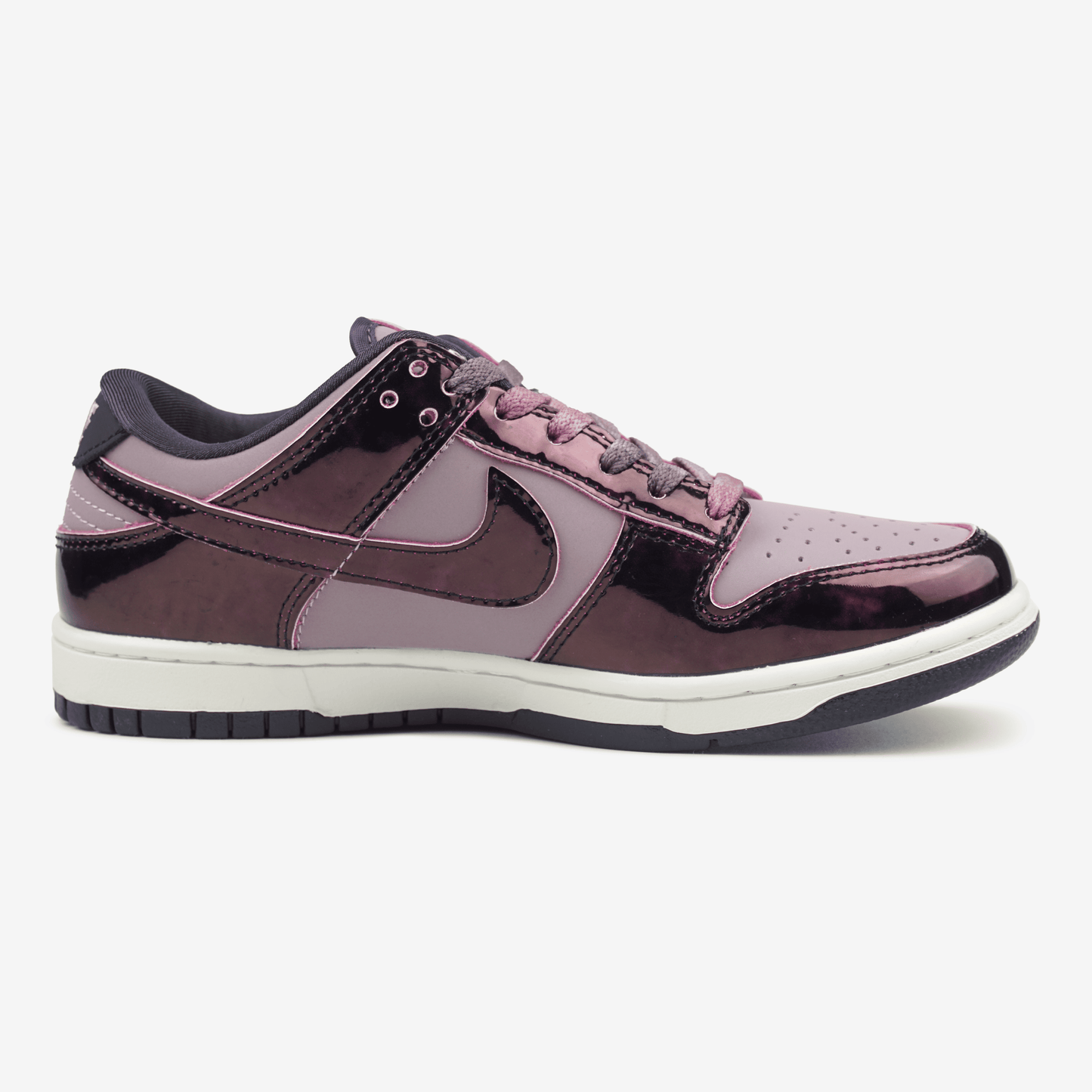Nike SB Dunk Low SE Panda Purple