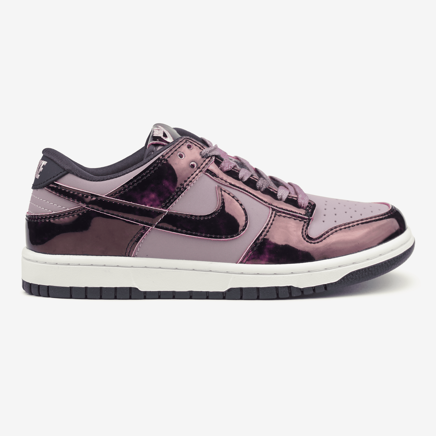 Nike SB Dunk Low SE Panda Purple