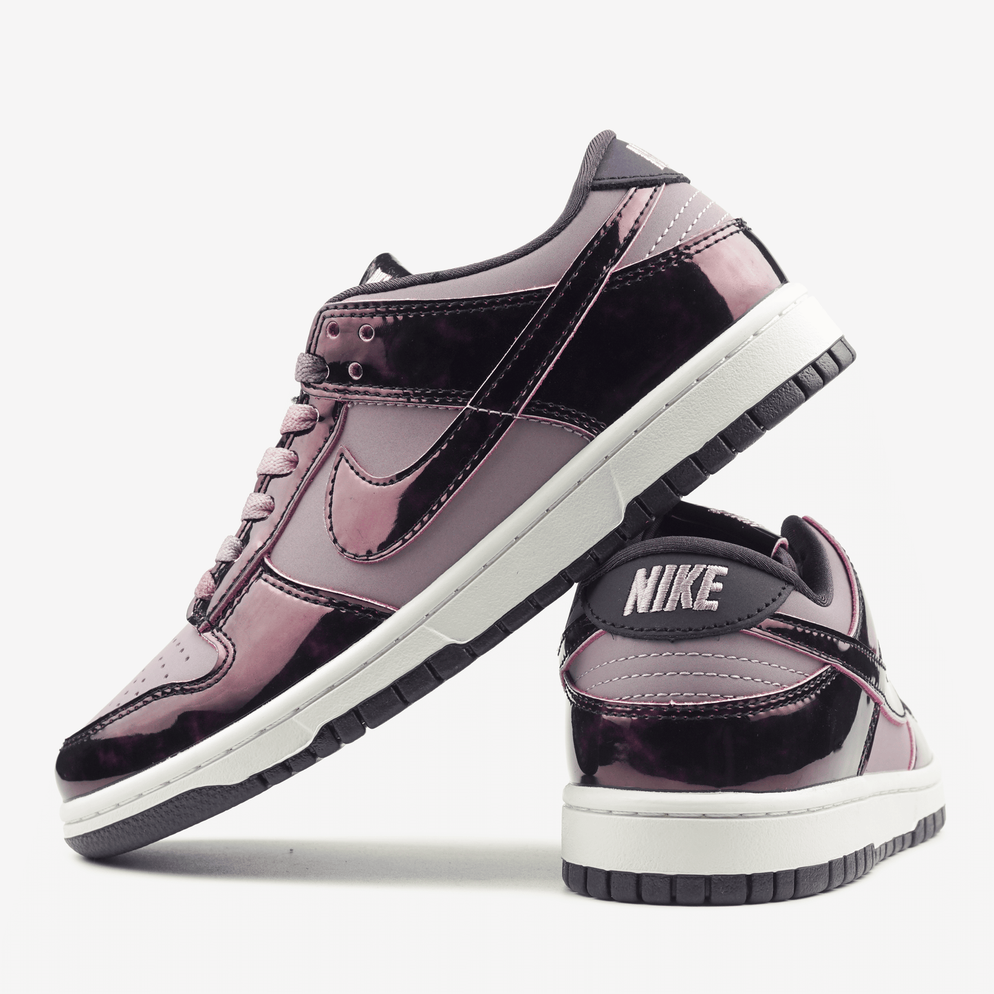 Nike SB Dunk Low SE Panda Purple