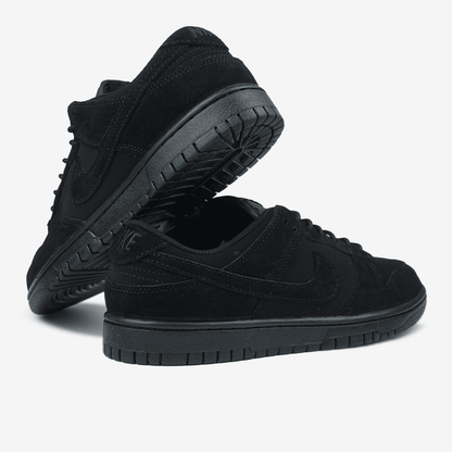 Nike SB Dunk Triple Black