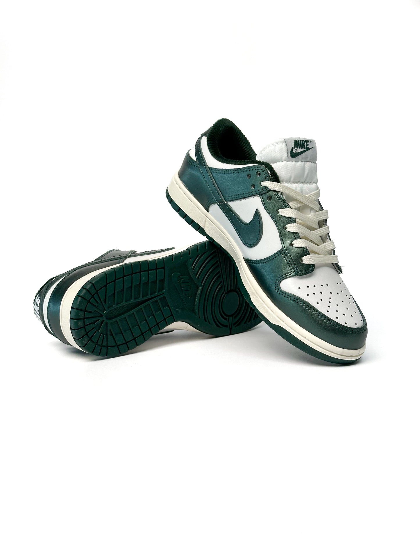 Nike SB Dunk Vintage Chameleon Green