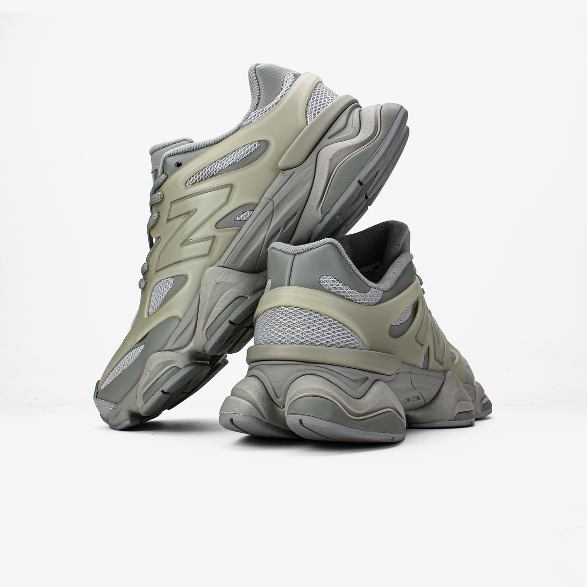 New Balance 9060 x Raincloud / Concrete