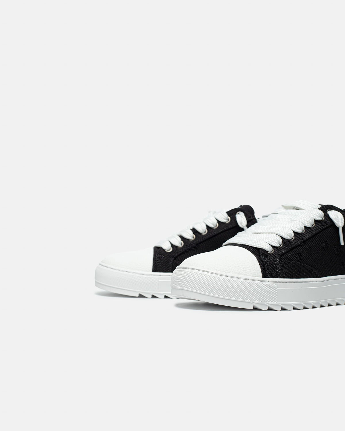 Numeris Thrashed Black