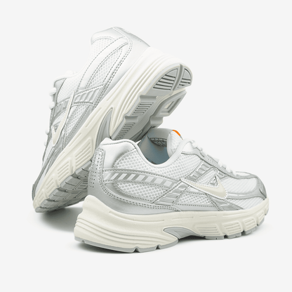 Nike Initiator Silver Beige Pink Swoosh