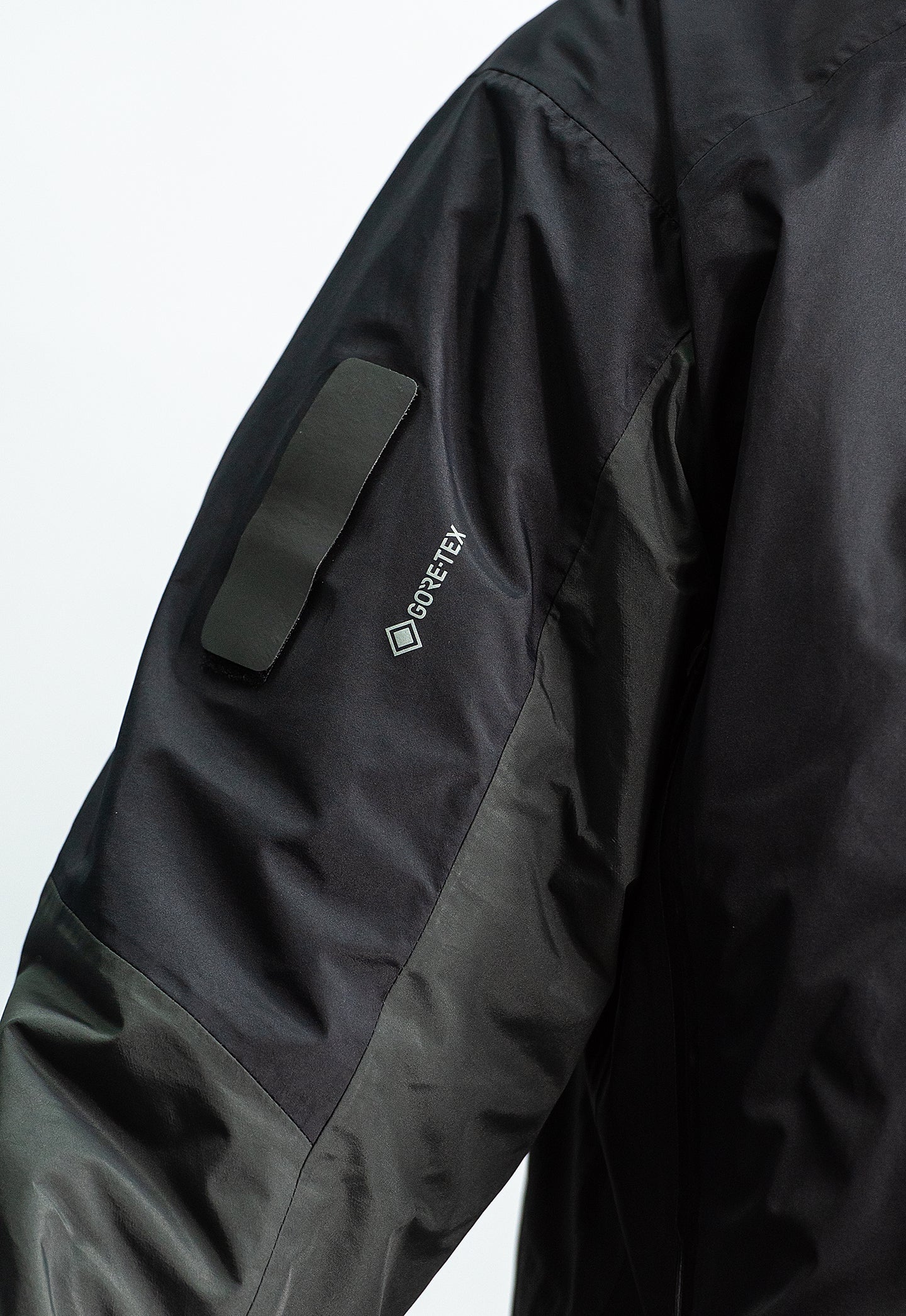 Arc’teryx System Axis Gore-Tex Black