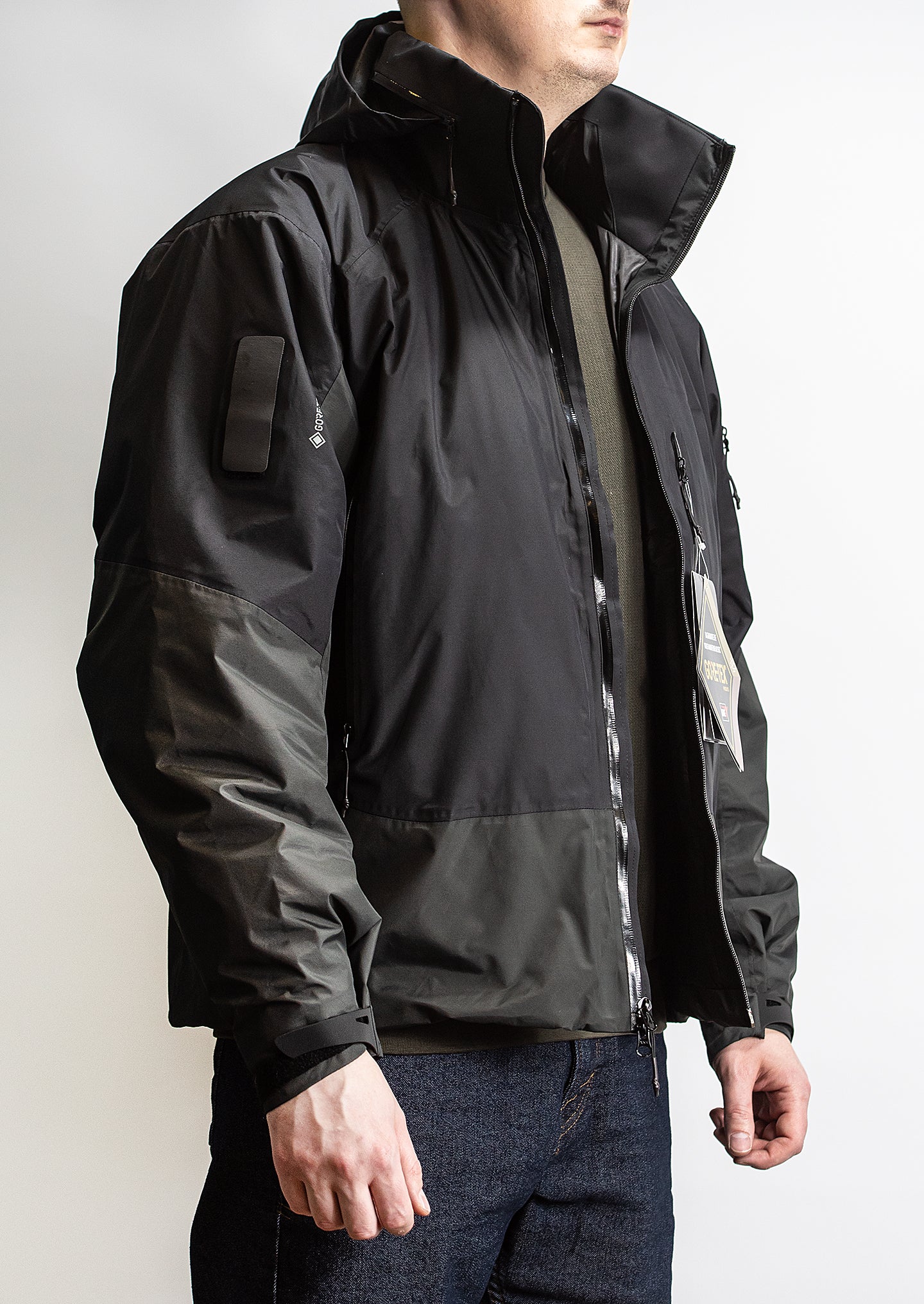 Arc’teryx System Axis Gore-Tex Black