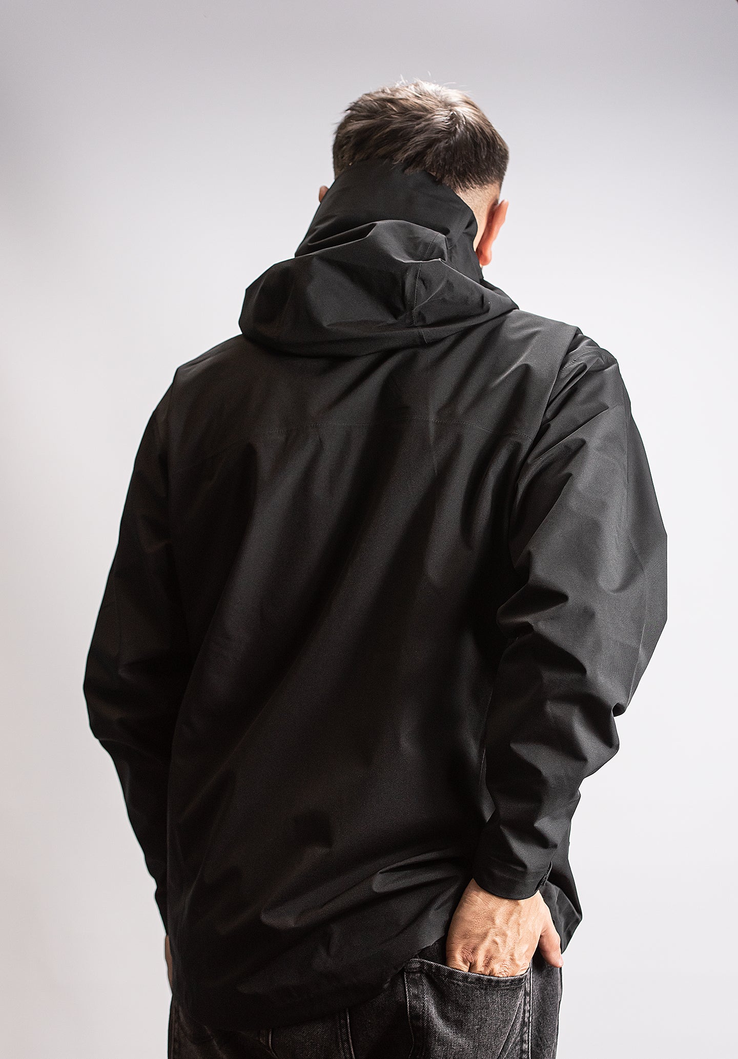 Arc’teryx Beta LT Gore-Tex Black