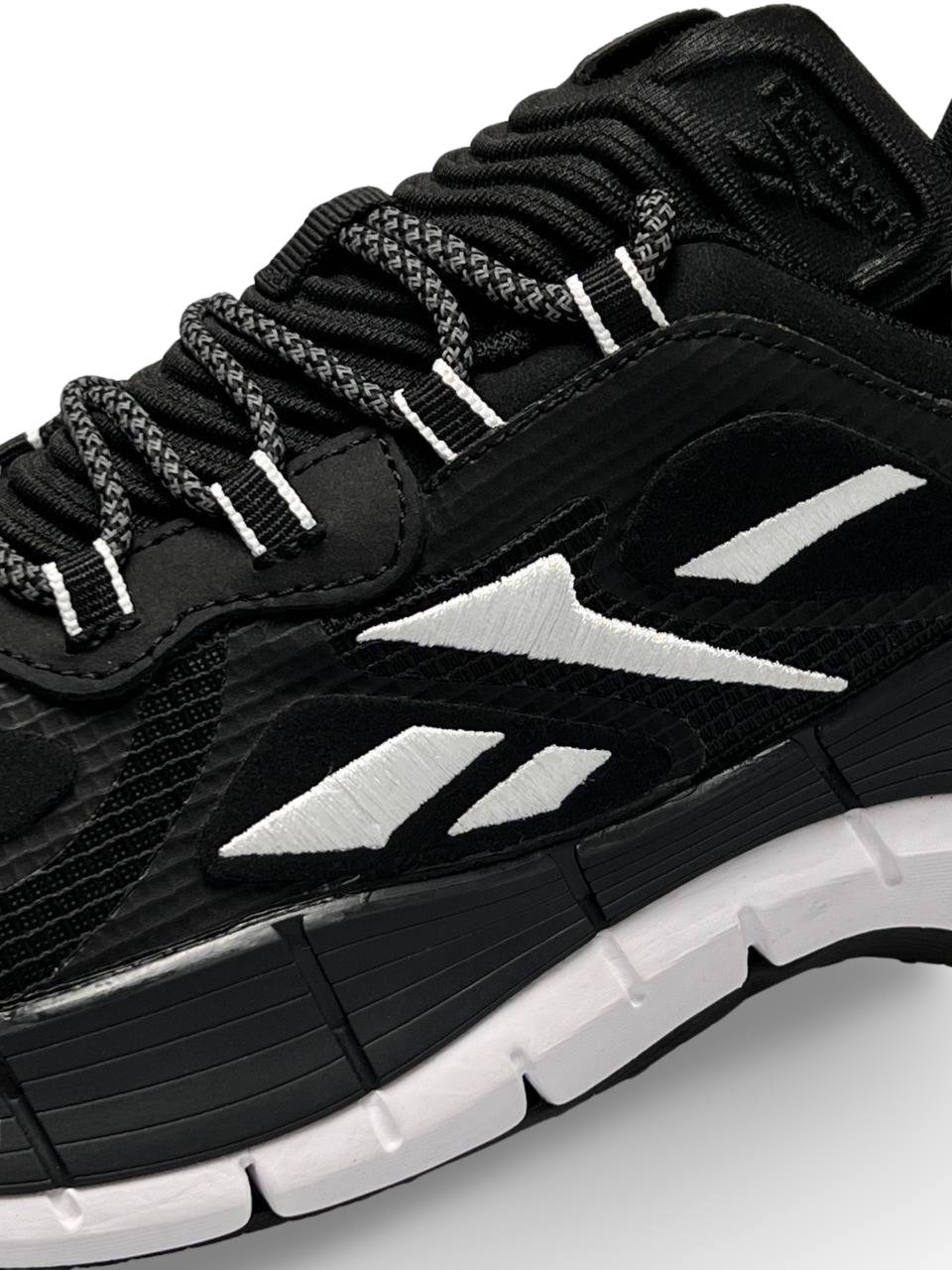 Reebok Zig Kinetica Black White