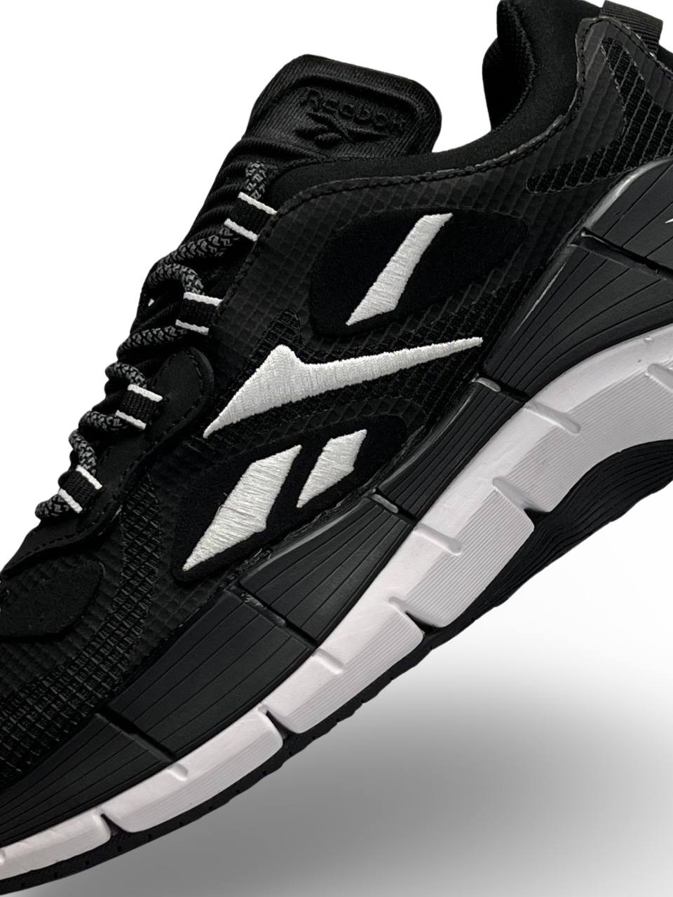 Reebok Zig Kinetica Black White