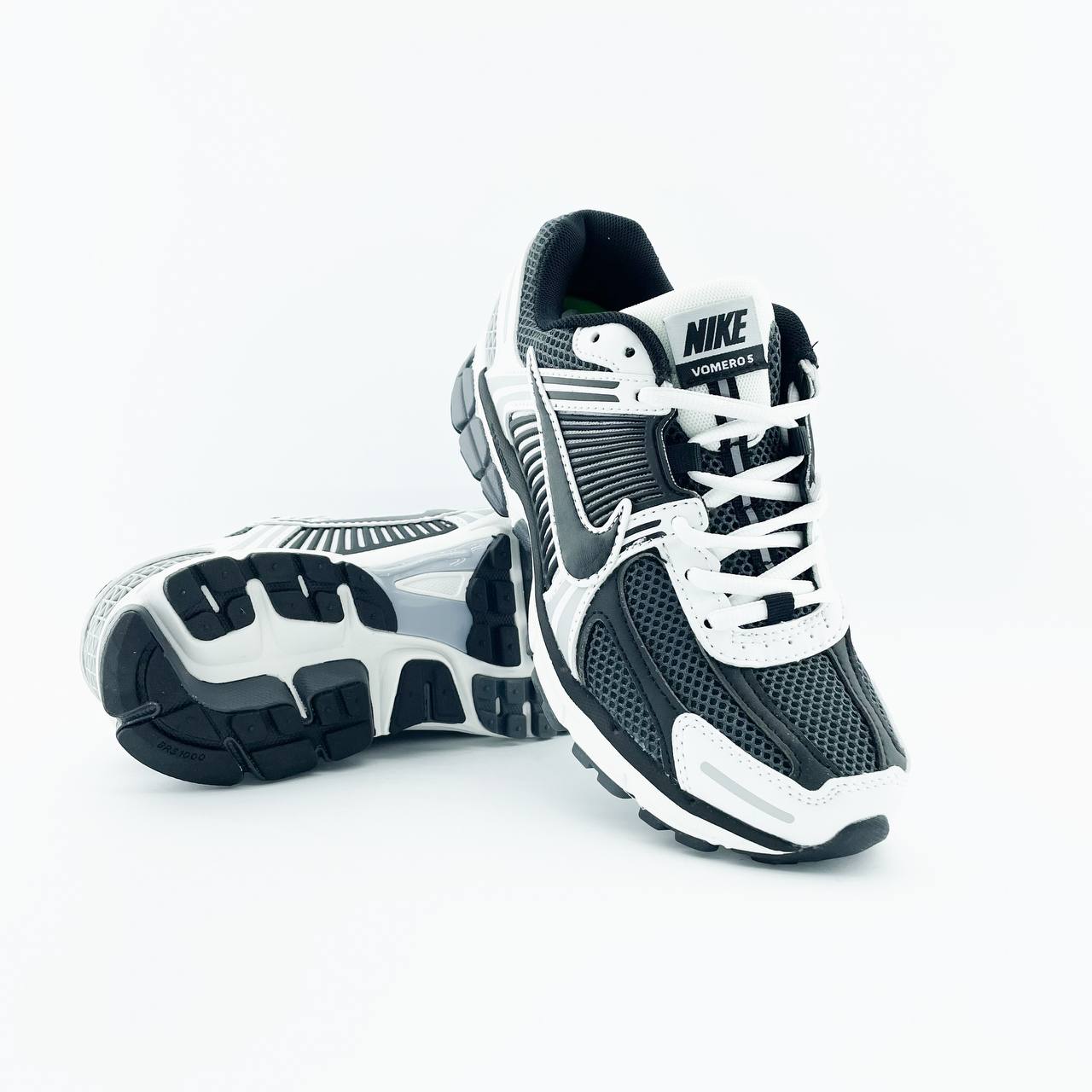 Nike Zoom Vomero 5 Black White