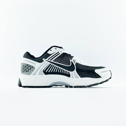 Nike Zoom Vomero 5 Black White