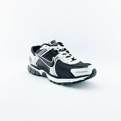 Nike Zoom Vomero 5 Black White