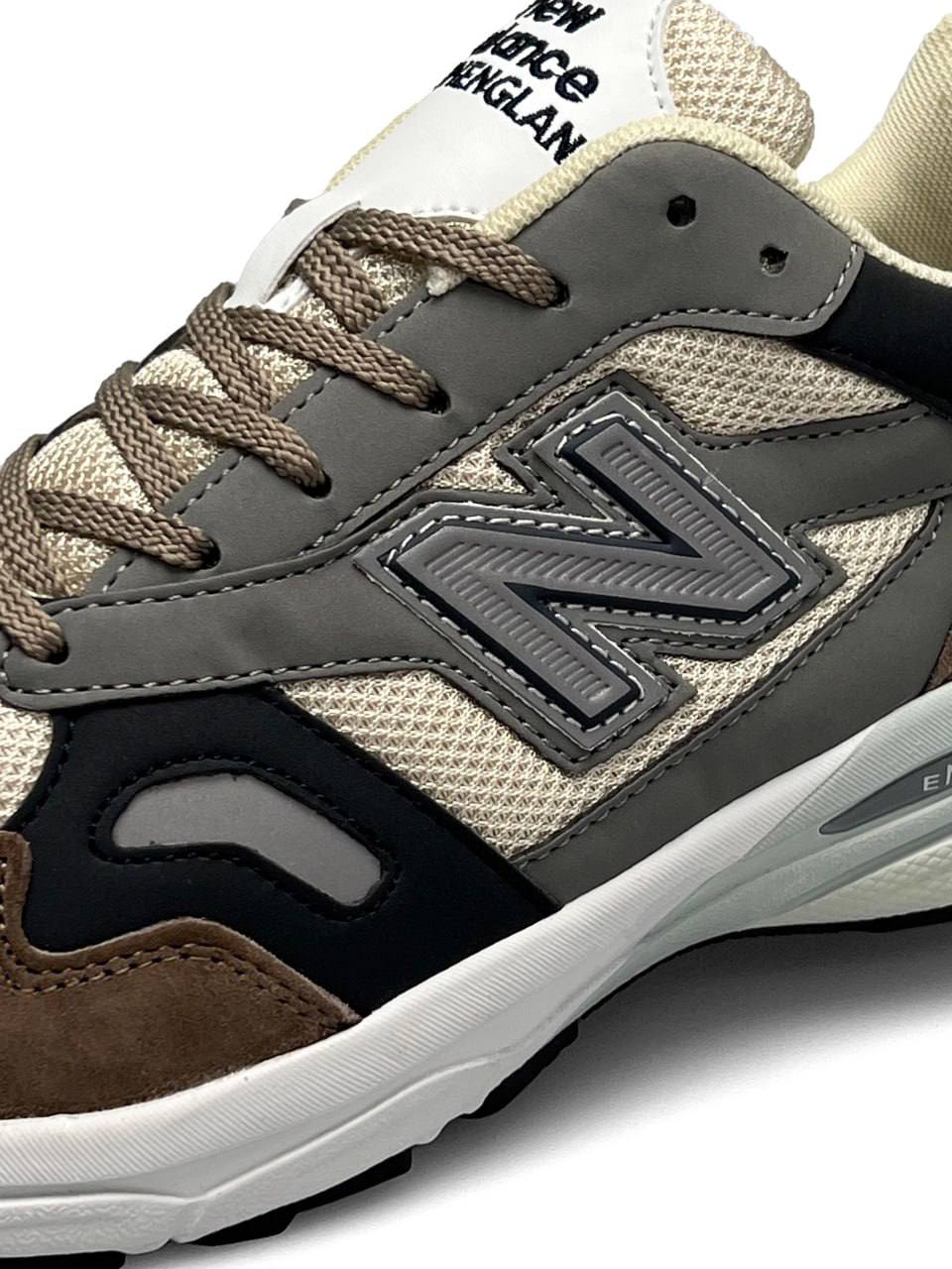 New Balance 920 Sand Gray Brown