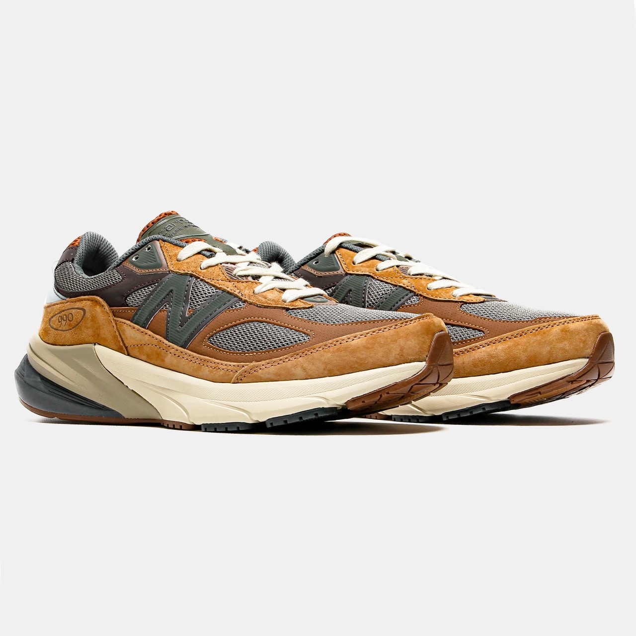 New Balance 990v6 x Carhartt