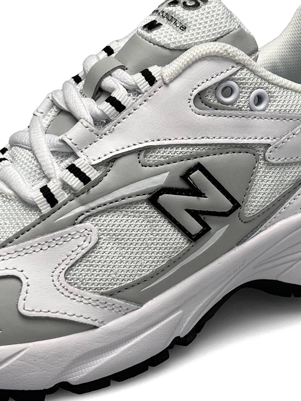 New Balance 725 All White Gray