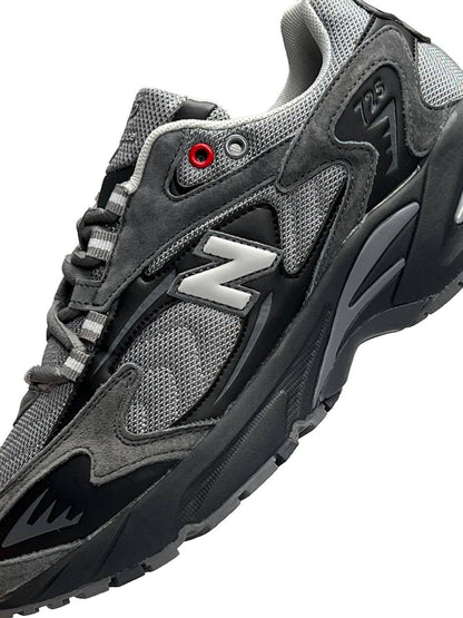 New Balance 725 Dark Gray