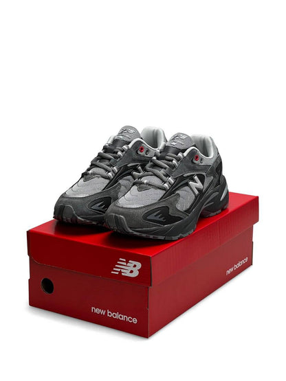 New Balance 725 Dark Gray