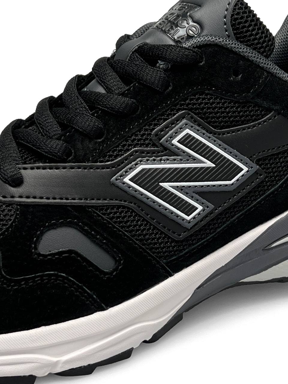 New Balance 920 Black White