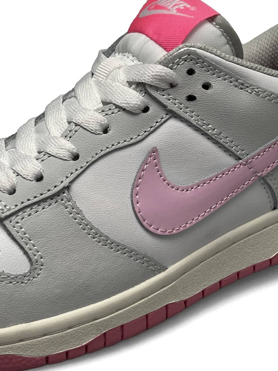Nike SB Dunk Low 520 Pink Puck