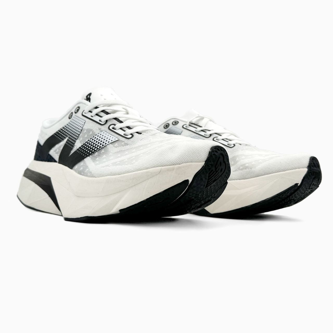 New Balance SC Elite V4 White Black