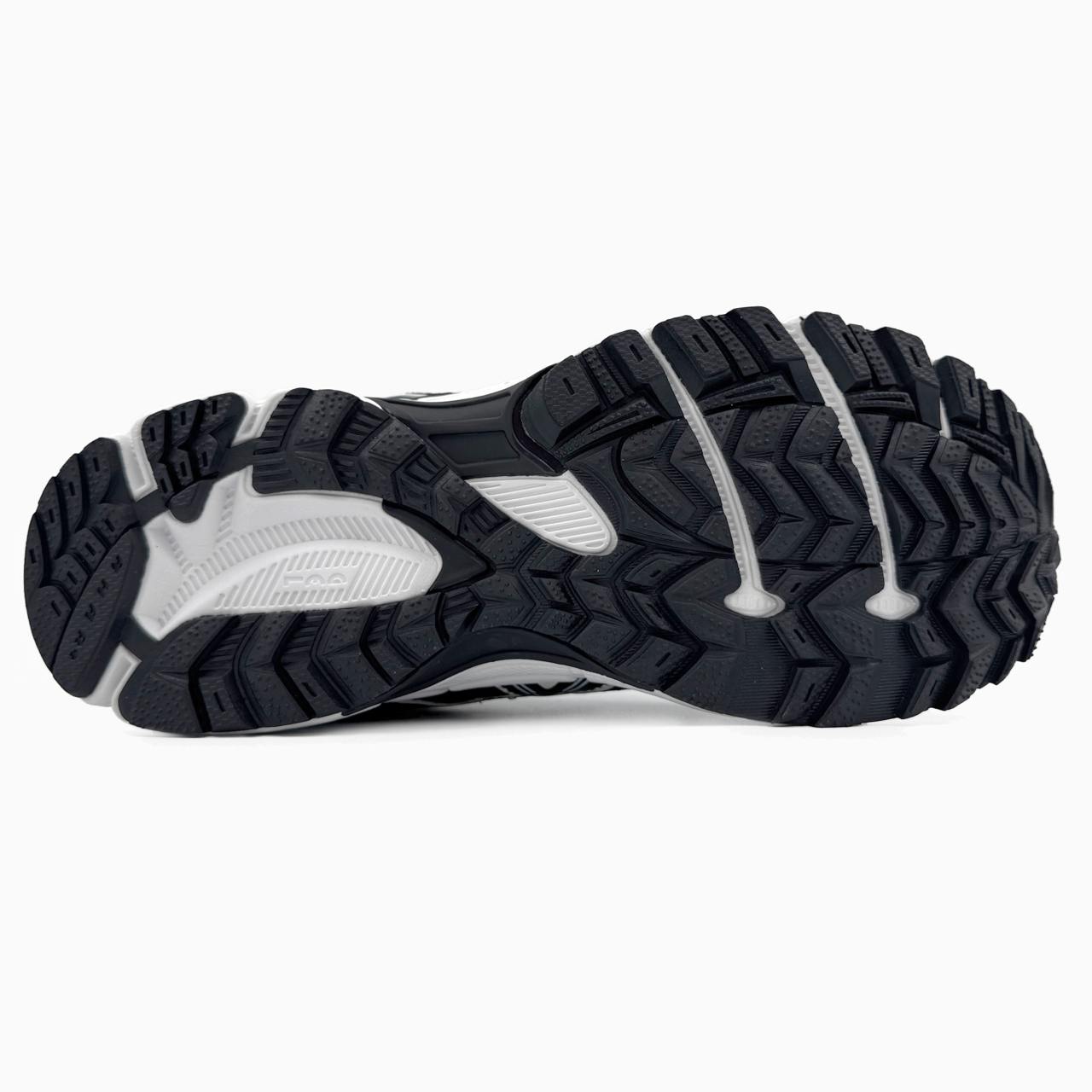 Asics Gel-Kahana 8 Black White Fleece