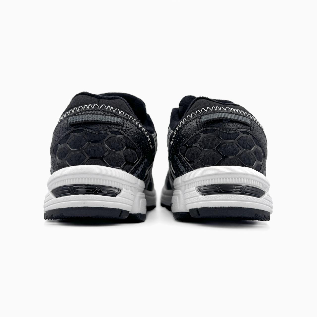 Asics Gel-Kahana 8 Black White Fleece