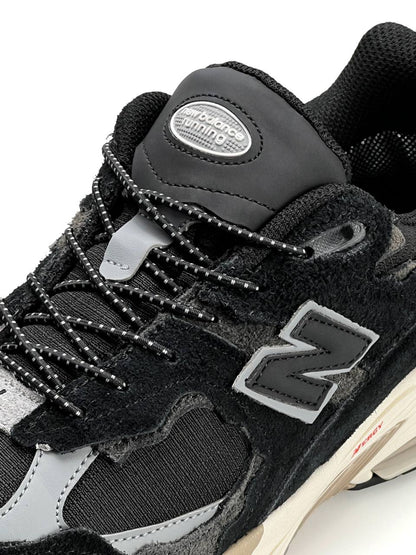 New Balance 2002R Gore-Tex Black Beige