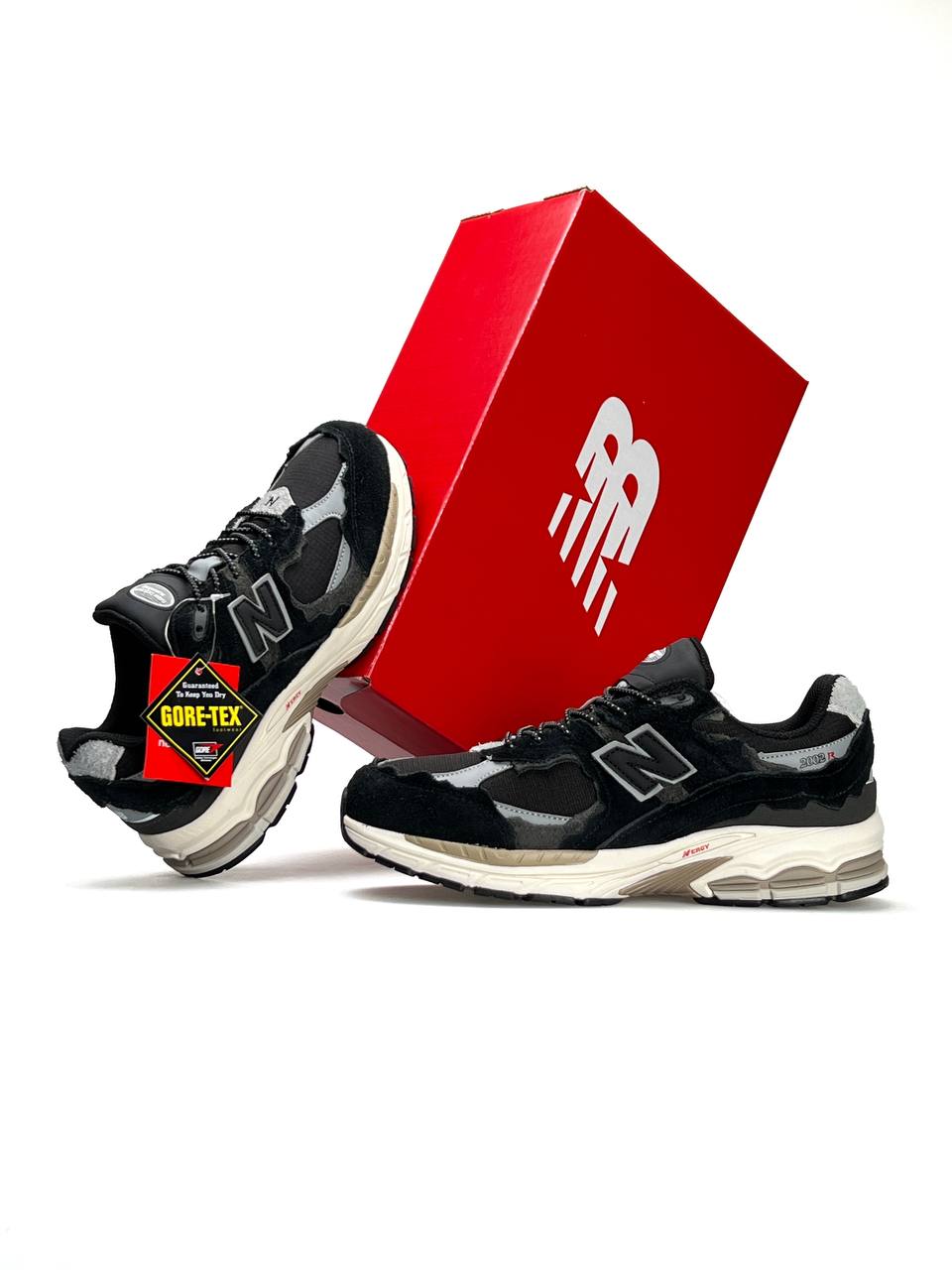 New Balance 2002R Gore-Tex Black Beige