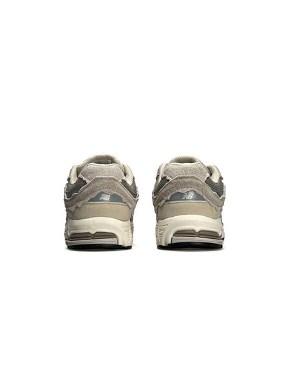 New Balance 2002R Gore-Tex Beige Brown