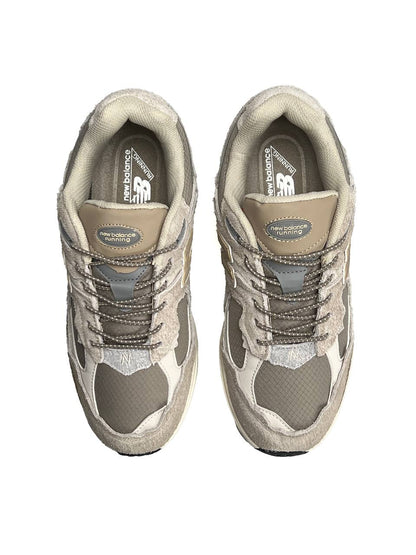 New Balance 2002R Gore-Tex Beige Brown