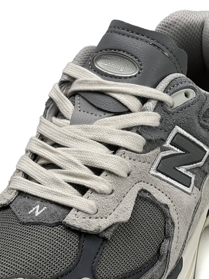 New Balance 2002R Light Grey Green