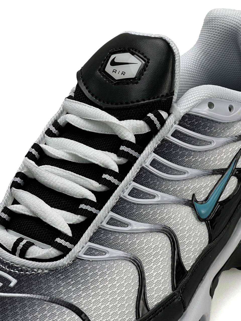 Nike Air Max Plus White Black Mint