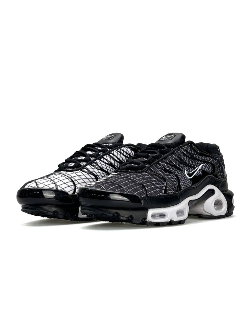 Nike Air Max Plus Black White Line