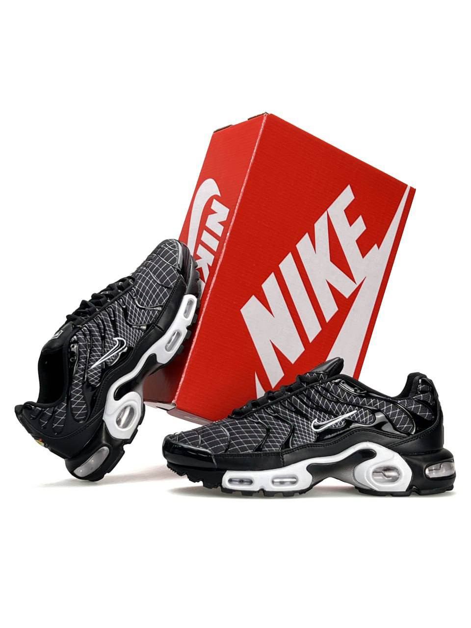 Nike Air Max Plus Black White Line
