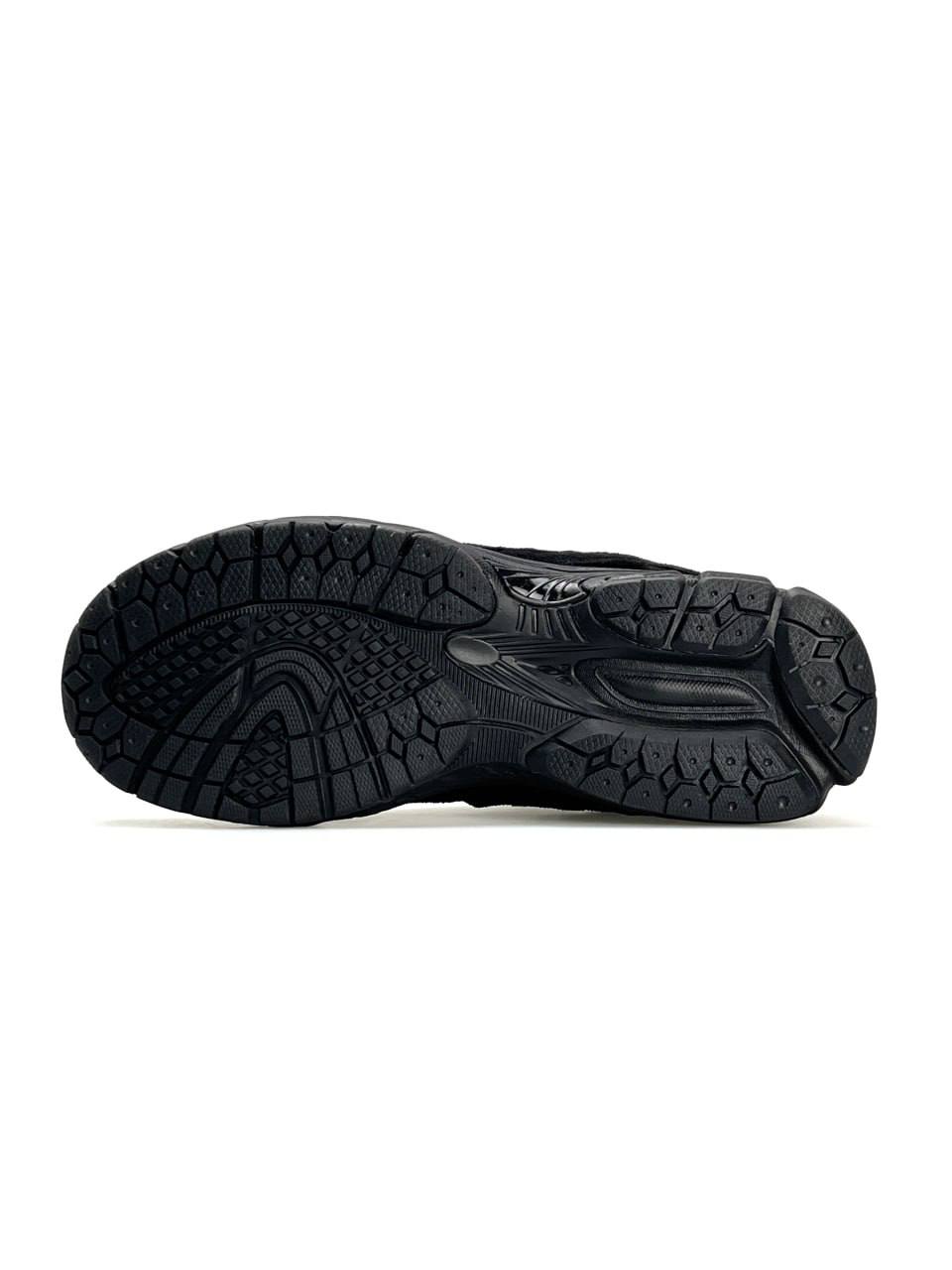 New Balance 2002R All Black