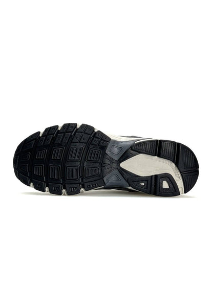 Nike Initiator Light Grey